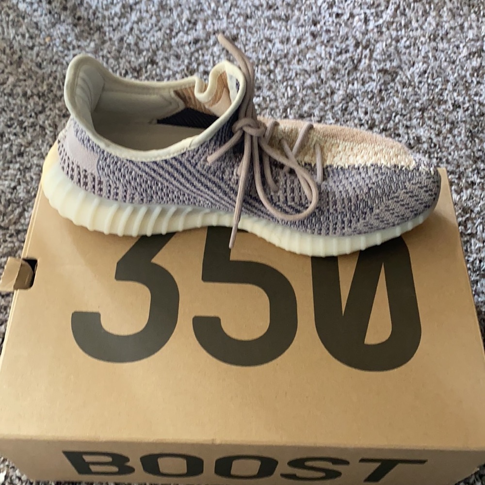 Adidas Yeezy Boost 350 - Picture 2 of 6